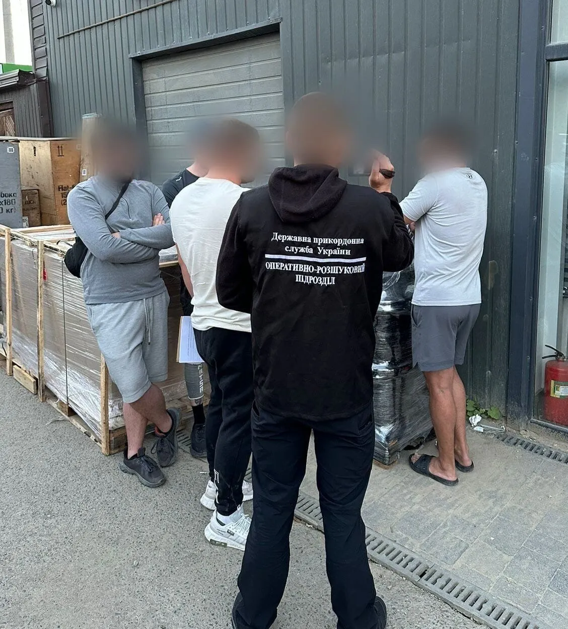 Просив по 6 тисяч доларів за втечу до Румунії: на Прикарпатті затримали організатора схеми переправлення ухилянців