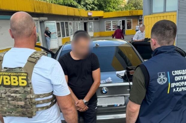 Хотів переправити ухилянтів до Білорусі за $8 тисяч: організатора схеми затримали