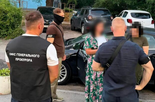 Офіцерці Генштабу ЗСУ повідомлено про підозру в одержанні 14 тисяч доларів