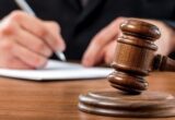 Во Львовской области мужчина повесил соседскую собаку на дереве: дело передали в суд