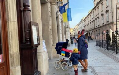 В Польше хотят восстановить часть льгот для украинцев: кого могут включить в программу помощи