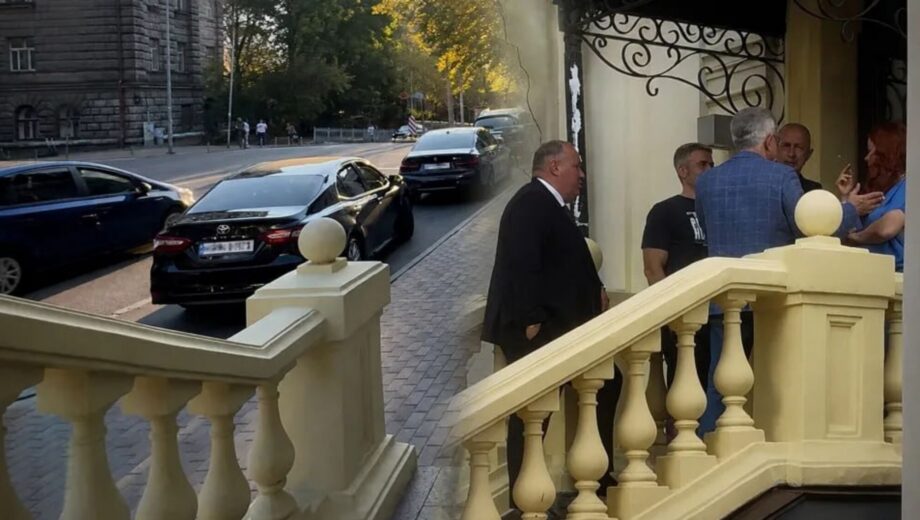Шампанське під час атаки: члени ВРП святкували відставку колеги, коли рятувальники розбирали завали — ЗМІ