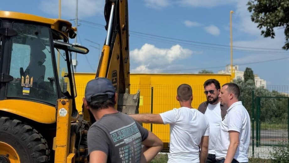 Суд запретил вводить в эксплуатацию электростанцию на Борщаговке, но журналисты зафиксировали ее подключение