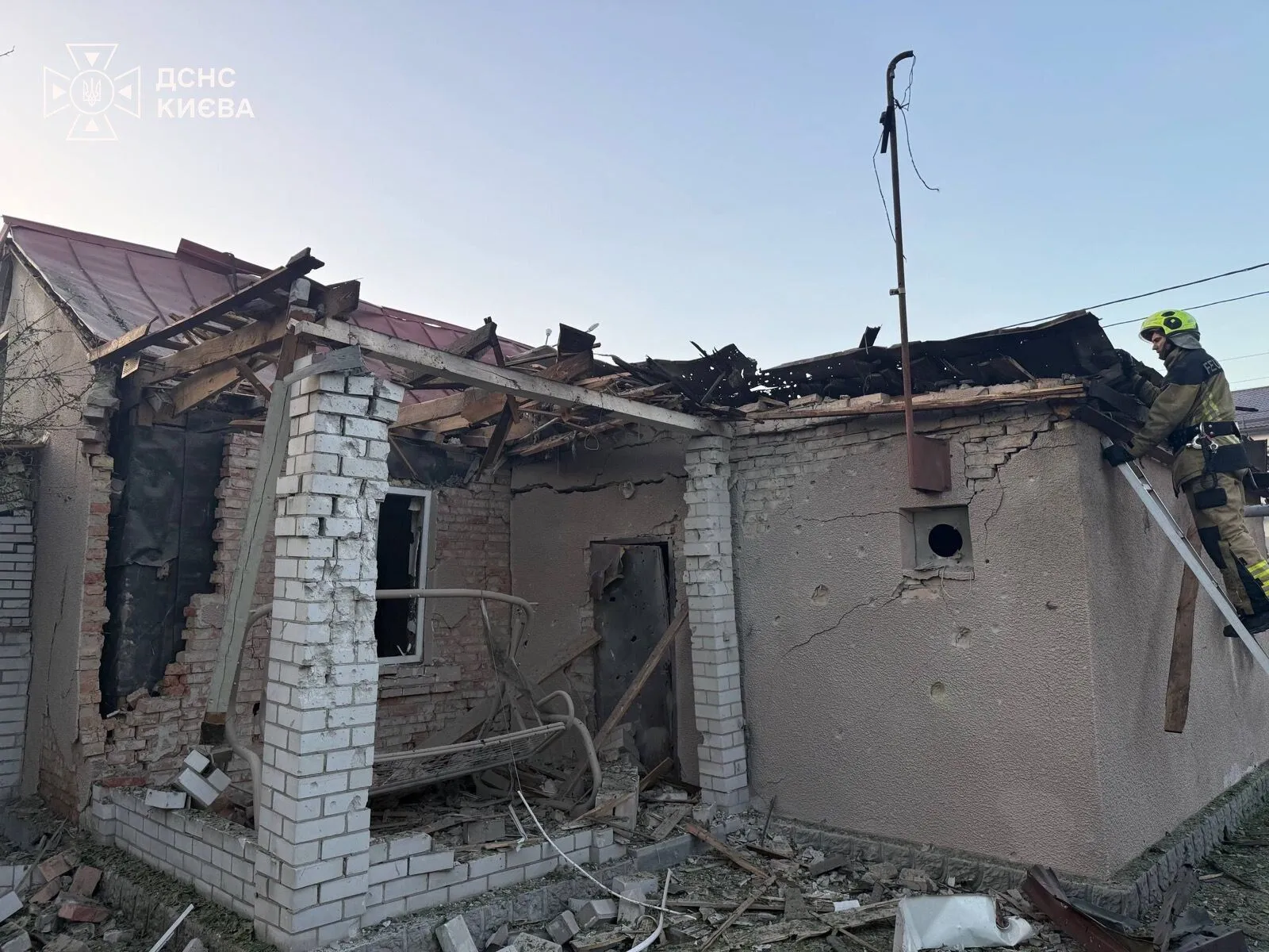 Россия атаковала Киев и область: есть повреждения, пожары и пострадавшие
