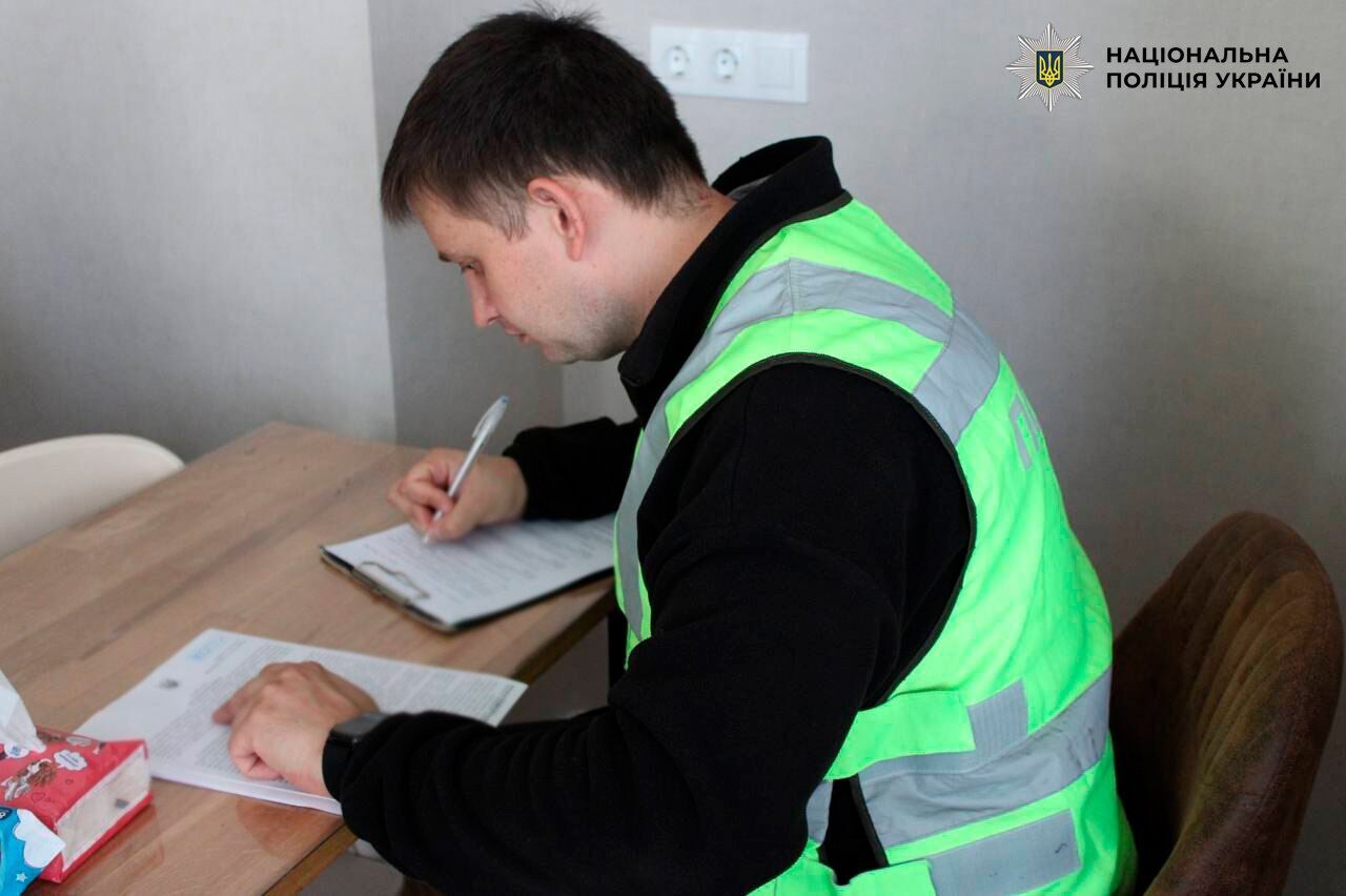 Обіцяли ''вигідні інвестиції'' і ошукали громадян Чехії на 8,4 млн грн: у Києві викрили шахрайський call-центр