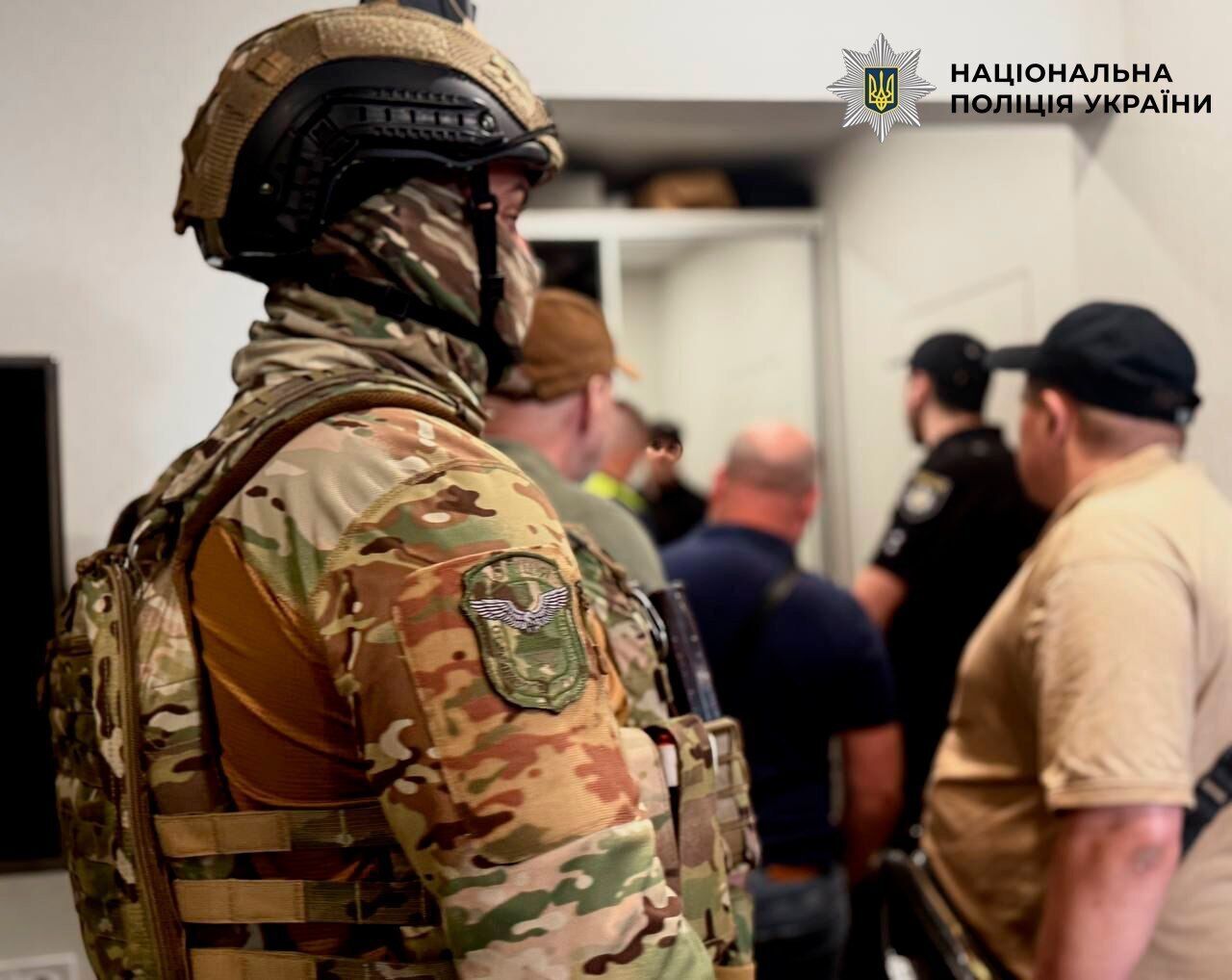 Обіцяли ''вигідні інвестиції'' і ошукали громадян Чехії на 8,4 млн грн: у Києві викрили шахрайський call-центр