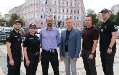 Обіцяли ”вигідні інвестиції” і ошукали громадян Чехії на 8,4 млн грн: у Києві викрили шахрайський call-центр