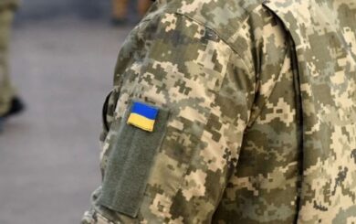 Военные по контракту могут выезжать за границу: в каких случаях это разрешено