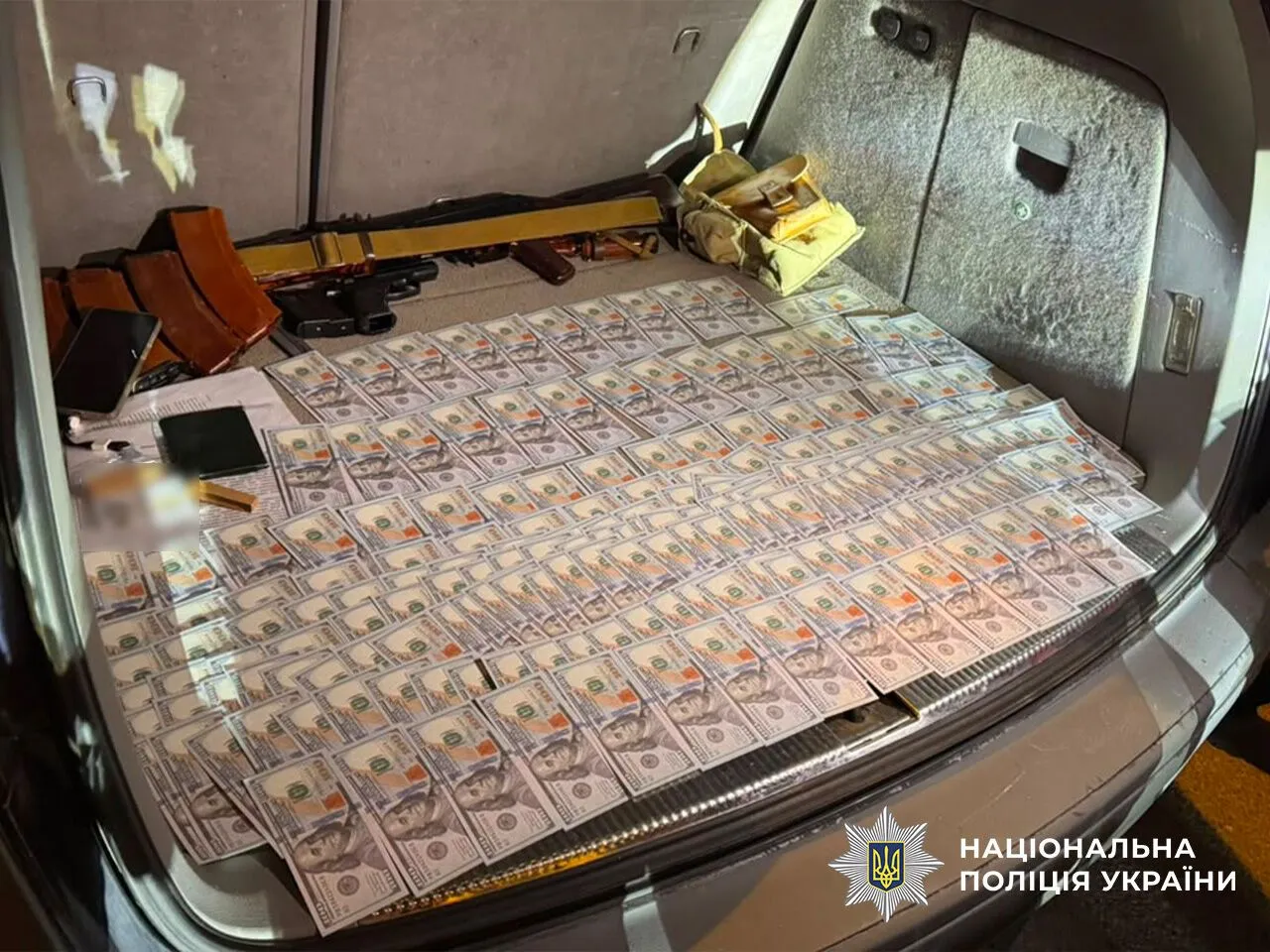 Багажник, забитый долларами: военный в Харьковской области требовал $20 тысяч за влияние на ТЦК