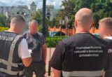 За $26 тисяч обіцяли вивезти військового з бойової зони та приховати СЗЧ: затримано двох підозрюваних