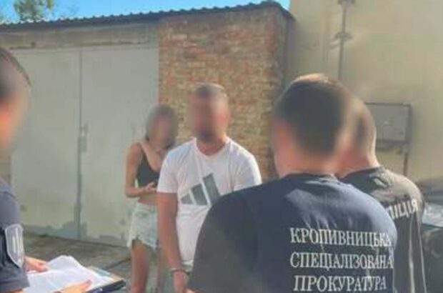От 2 до 8 тысяч долларов за побег из части: разоблачена межрегиональная схема содействия дезертирству