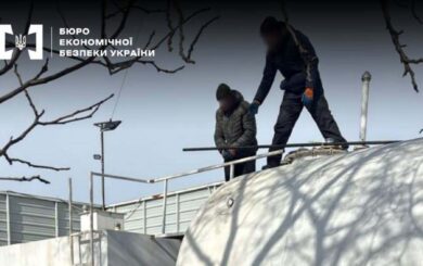В Одесі викрили схему з паливною компанією: формальний директор отримував 300 доларів на місяць