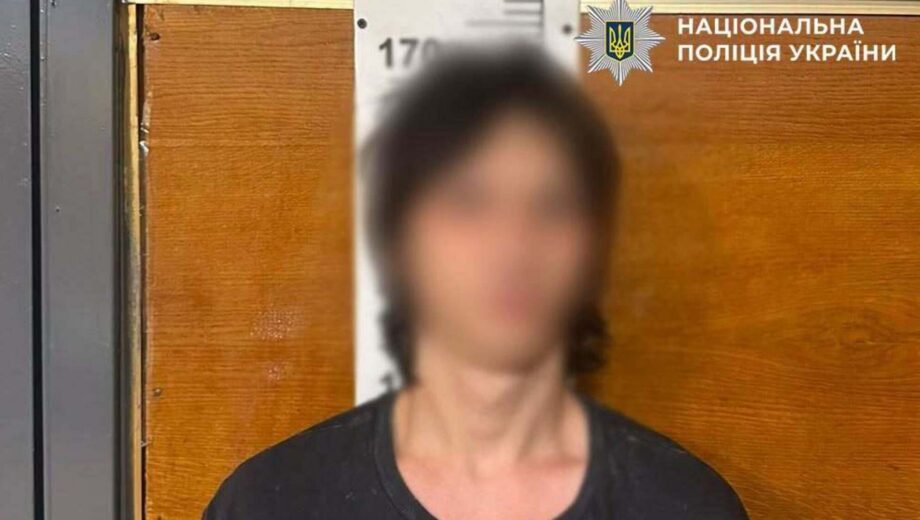 В Киеве 17-летний парень ударил полицейского ножом: ему грозит до 10 лет