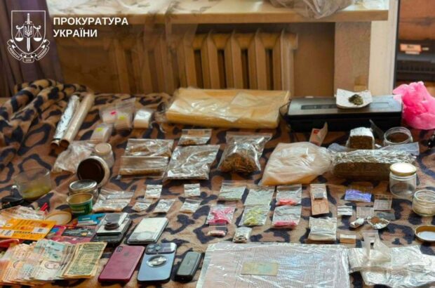 В Киеве будут судить мужчину, продававшего наркотики гостям во время домашних вечеринок