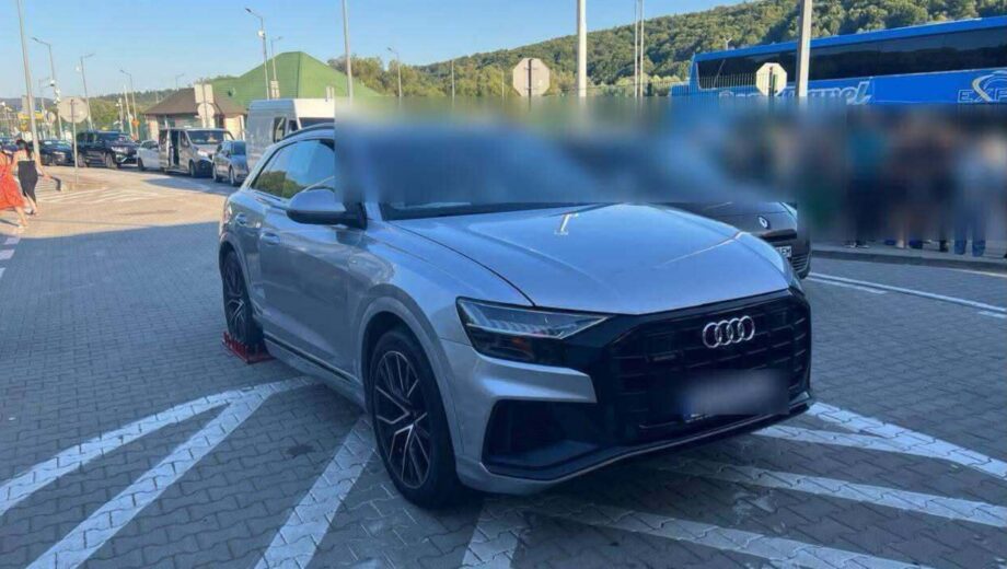 Виїжджав з України на викраденій Audi: на Львівщині виявили розшукуване авто