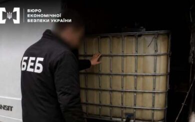 Нелегальные АЗС в Одесской области работали прямо из грузовиков: суд наказал организатора