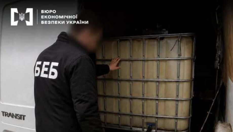 Нелегальные АЗС в Одесской области работали прямо из грузовиков: суд наказал организатора