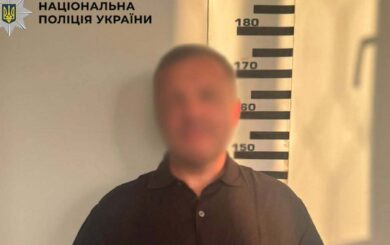 »Помощь» с несуществующей землей: киевлянин выманил у военных 30 тысяч долларов