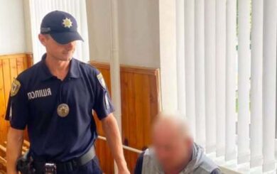 На Прикарпатті чоловік заявив про ”замінування” всіх відділків поліції: чим усе закінчилося