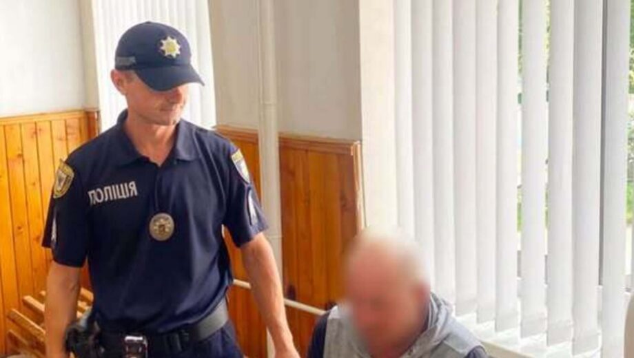 На Прикарпатті чоловік заявив про ”замінування” всіх відділків поліції: чим усе закінчилося