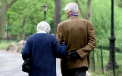 Пенсіонерам після 80 років можуть доплачувати до пенсії: хто має право на надбавку