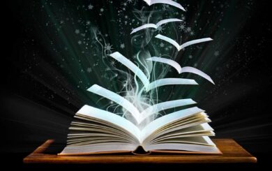Поки Росія спалює книжки, українці везуть їх у потягах: нова ініціатива ”Укрзалізниці”