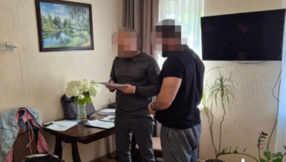 Понад 100 поліцейських платили ”данину”: на Дніпропетровщині затримали начальника підрозділу
