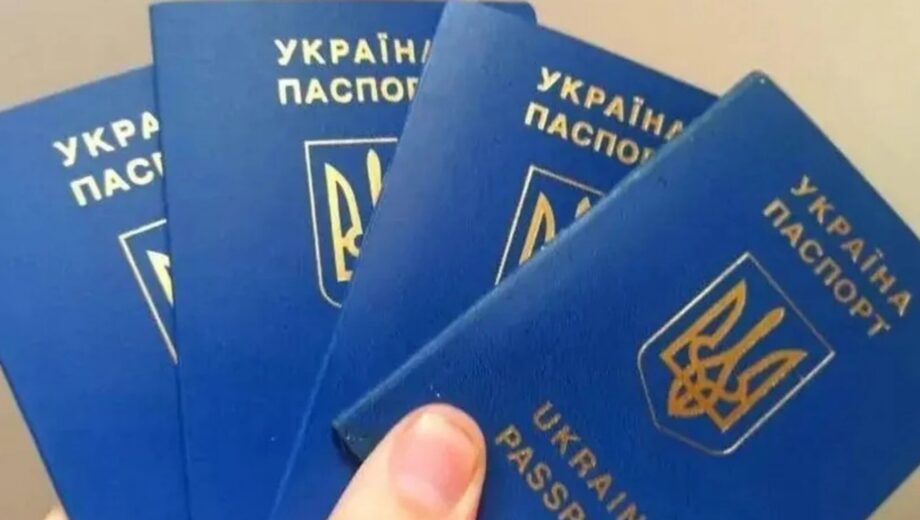 Виїзд за кордон для чоловіків-волонтерів змінили: які документи тепер перевірятимуть на кордоні