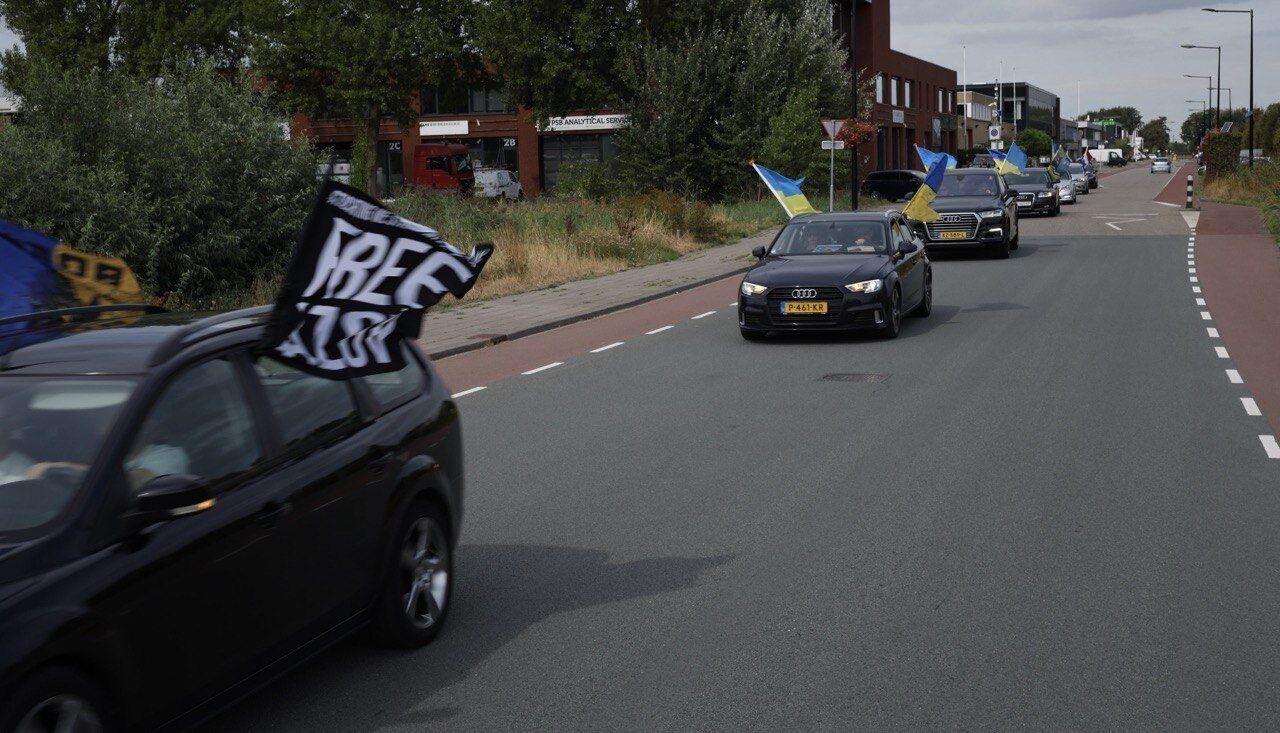 У Нідерландах вперше провели автозаїзд на підтримку українських військовополонених та зниклих безвісти