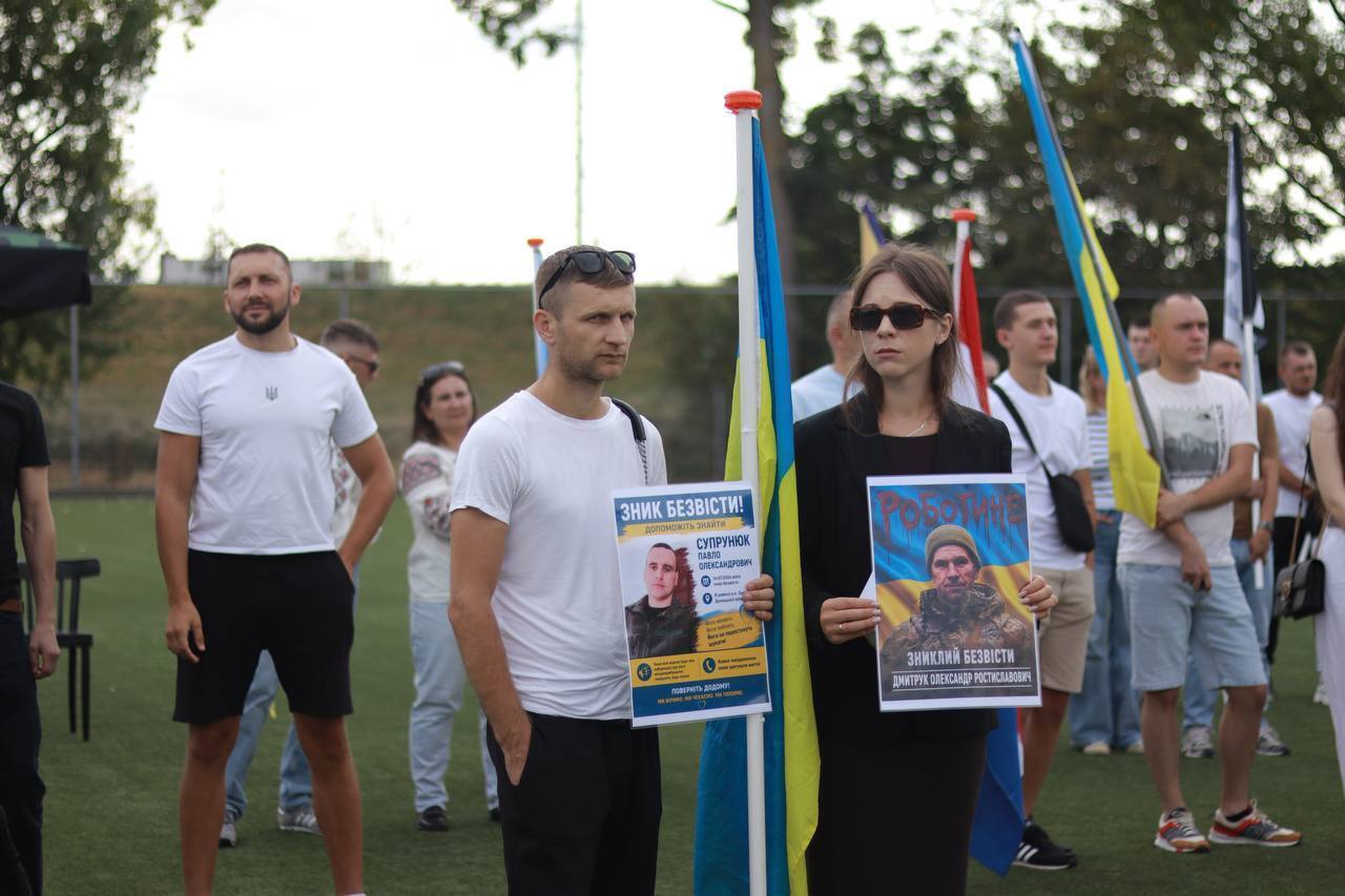 У Нідерландах вперше провели автозаїзд на підтримку українських військовополонених та зниклих безвісти