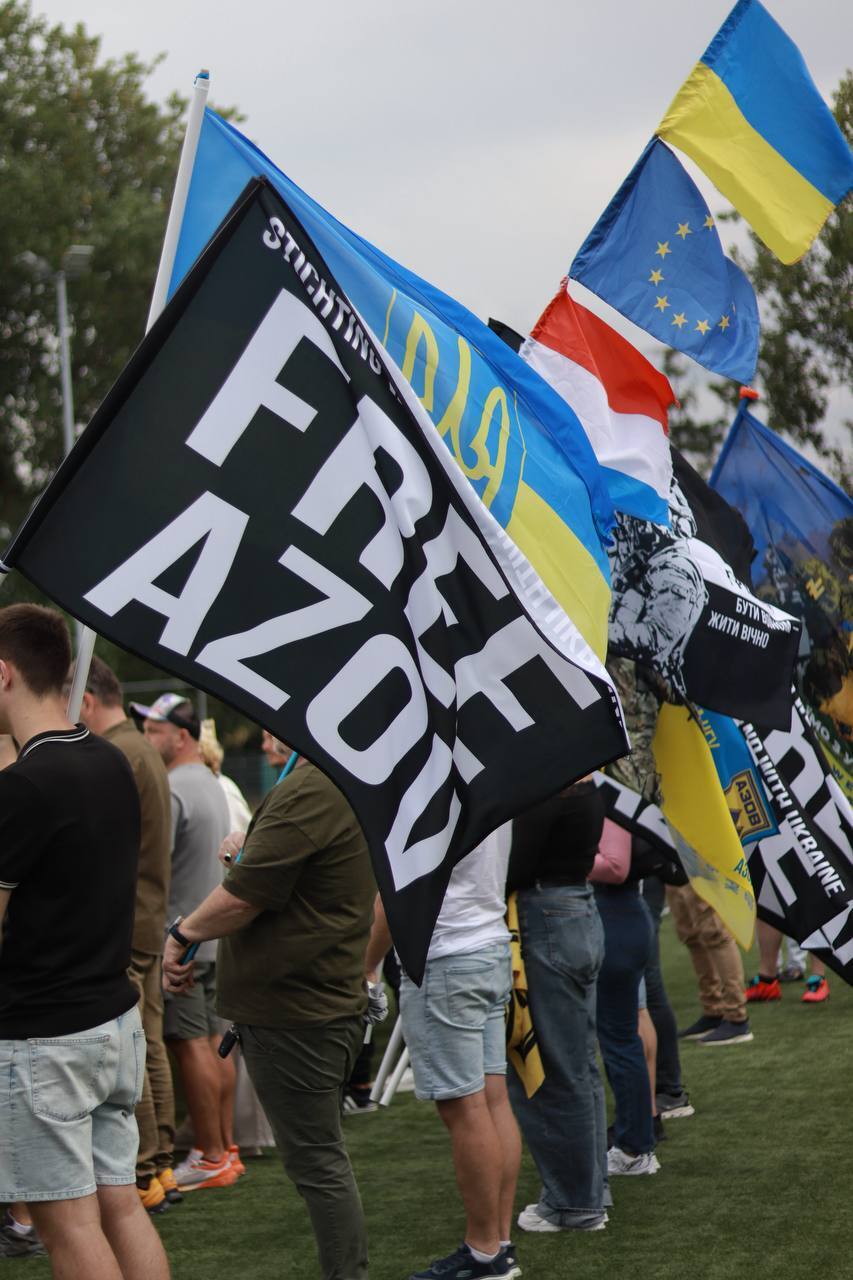 У Нідерландах вперше провели автозаїзд на підтримку українських військовополонених та зниклих безвісти