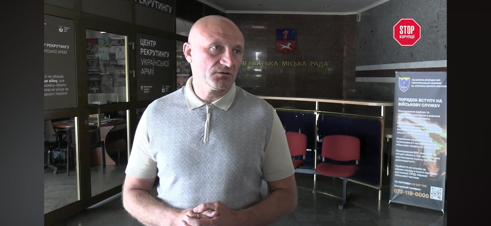 Маєток на Дніпрі, кум-девелопер, частка в мільярдному бізнесі та висновок НАЗК: картина статків мера Черкас 