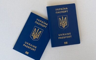 Український паспорт піднявся на 27 позицій: як за 10 років змінився світовий рейтинг паспортів