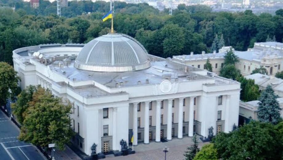 Через постійні тривоги Рада може змінити формат засідань: що пропонують депутатам