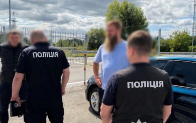 26 тисяч доларів за переведення до тилу: у Києві викрили корупційну схему