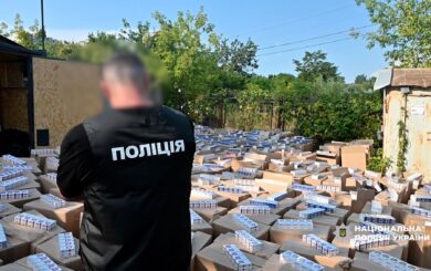 Товарів на 10 мільйонів: у Києві та області викрили масштабне виробництво й збут фальсифікованого алкоголю і сигарет