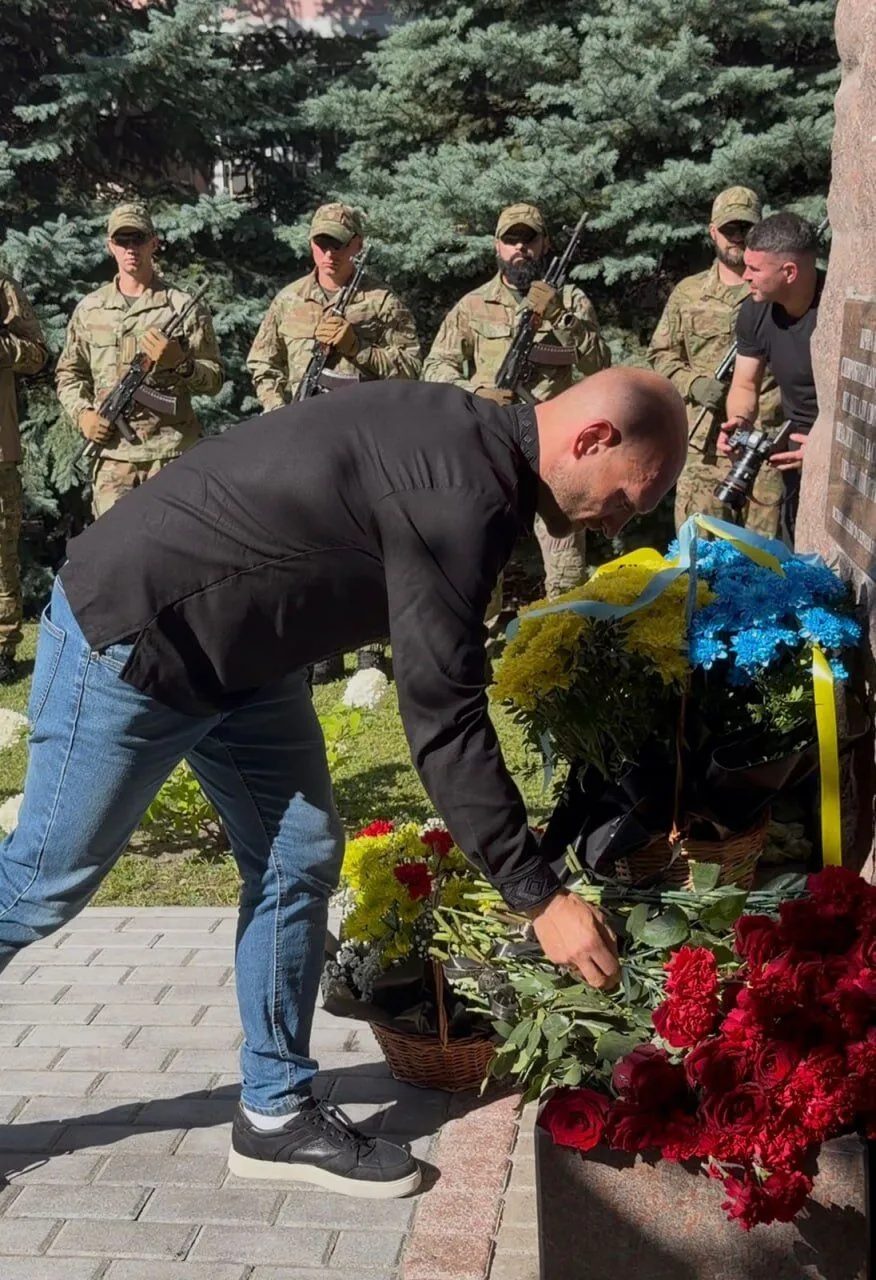 У Києві вшанували пам'ять полеглих героїв ДКВС: Мін'юст, БФ ''Батальйон Волонтер'' та партнери підтримали родини загиблих