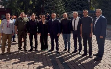 ”Небесна варта ДКВС”: Денис Маслов вручив родинам загиблих героїв відомчі відзнаки Мін’юсту