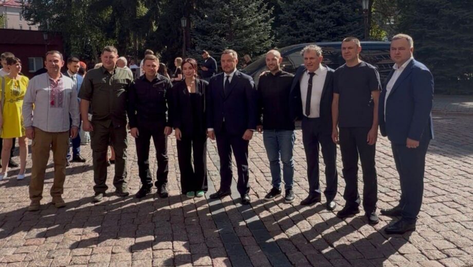 В Киеве почтили память павших героев ГКВС: Минюст, БФ »Батальон Волонтер» и партнеры поддержали семьи погибших