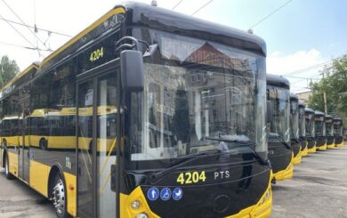 В Киеве на маршруты вышли еще 8 новых троллейбусов: чем оборудовали транспорт