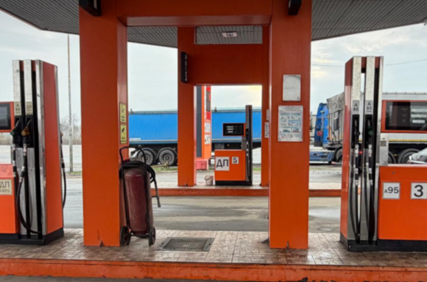 Нелегальна АЗС на Київщині продавала сурогатне пальне: вилучено понад 100 тисяч літрів