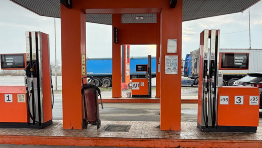 Нелегальная АЗС на Киевщине продавала суррогатное горючее: изъято более 100 тысяч литров