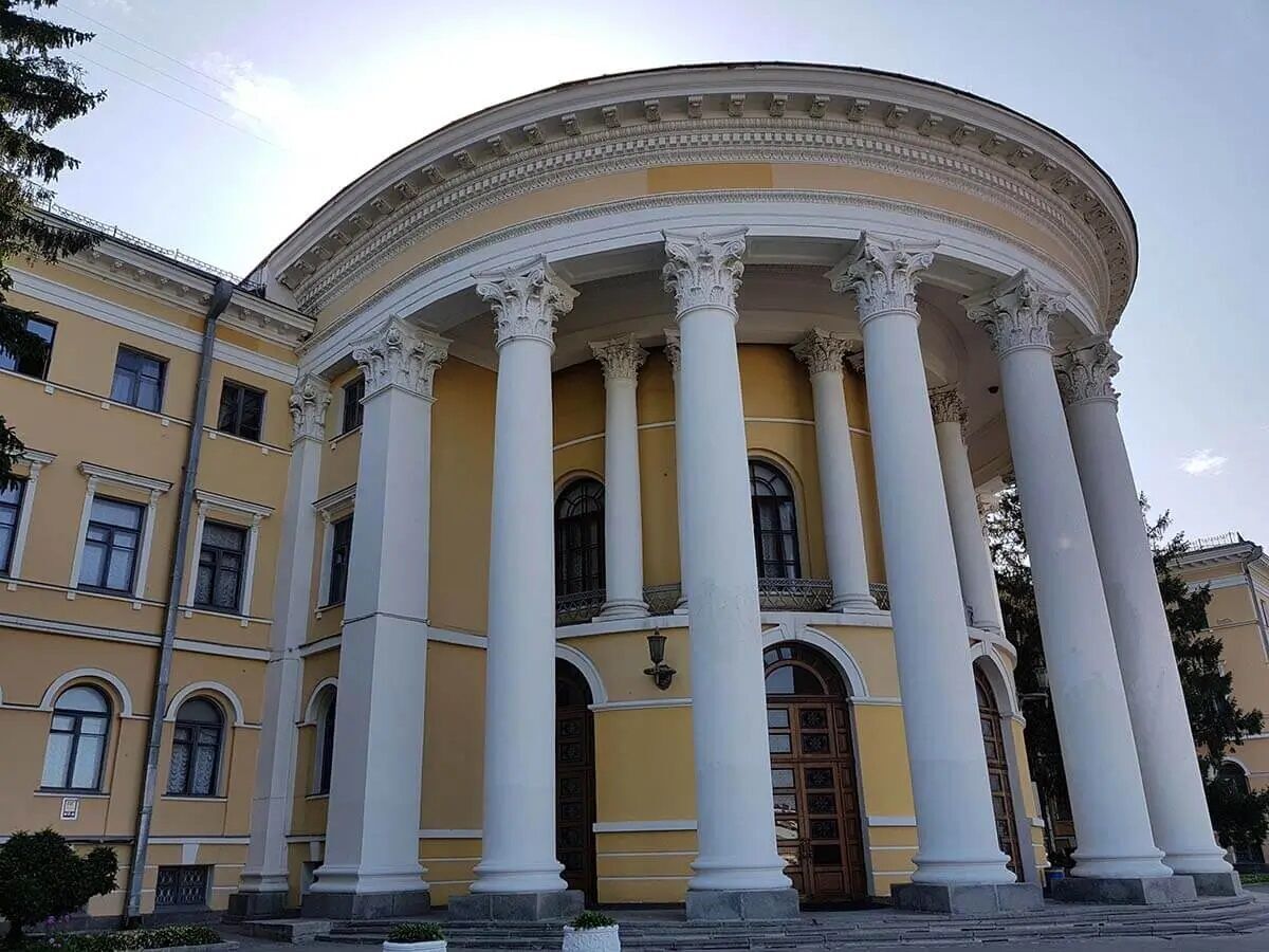 Жовтневий палац вартістю близько 1 млрд грн повернуть державі: суд задовольнив позов прокуратури