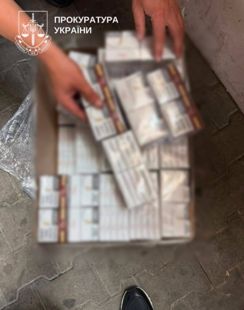 105 тысяч пачек сигарет в газовой цистерне: на границе с Молдовой разоблачили масштабную контрабанду