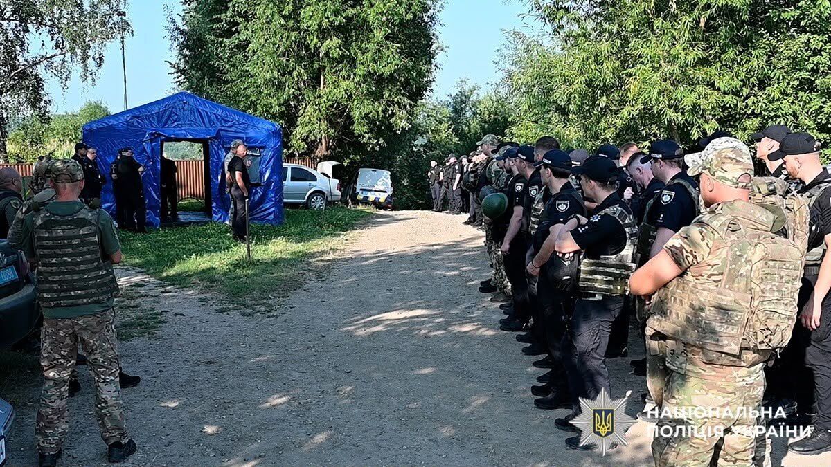 На Буковині чоловік відкрив вогонь по поліцейських і 11 днів переховувався: його затримали