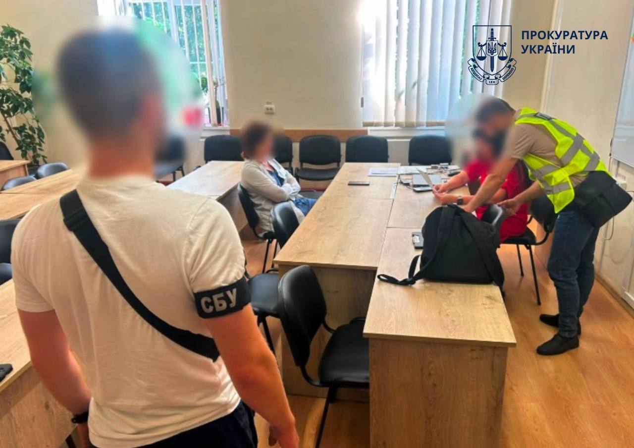 $5 тисяч за інвалідність: в Івано-Франківську викрили лікарку військової поліклініки