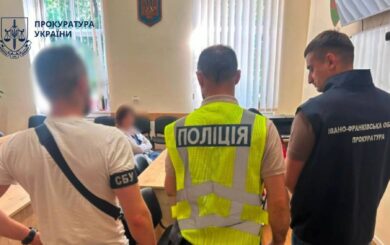 Взяла $5 тысяч у военного: в Ивано-Франковске разоблачили врача на коррупционной схеме