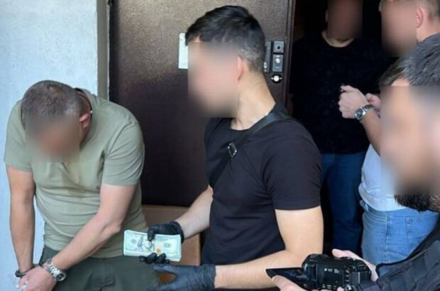 »Решал» вопрос мобилизации за тысячи долларов: задержали начальника Николаевского ТЦК
