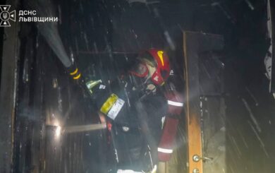 У Львові вибухнула акумуляторна батарея: серед врятованих — двоє дітей