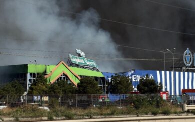 Масована атака рф на Одесу: два ”Епіцентри” охопило вогнем